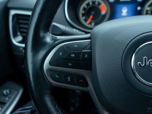 Used 2021 Jeep Cherokee Limited image 25