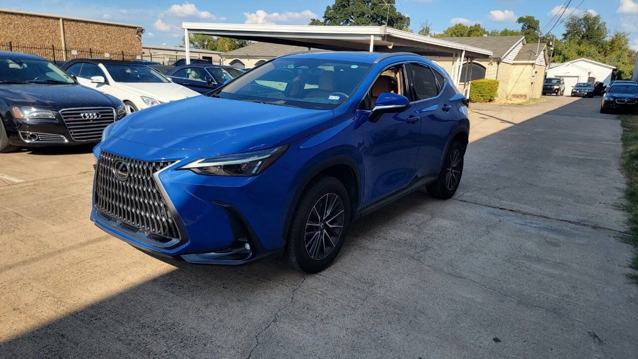 Used 2025 Lexus NX 250 FWD w/ Accessory Package (2T) image 4