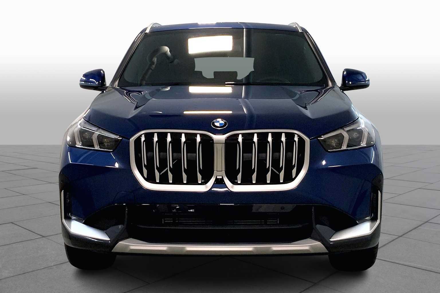 Used 2025 BMW X1 xDrive28i w/ Technology Package AWD/4WD image 3