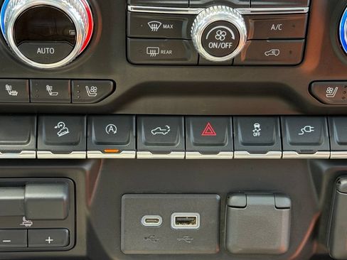 Used 2021 GMC Sierra 1500 SLT w/ SLT Convenience Package AWD/4WD image 14