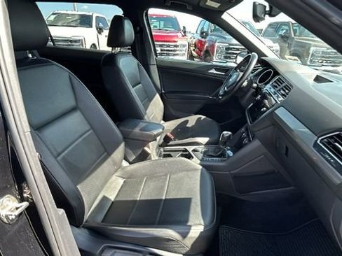 Used 2020 Volkswagen Tiguan SE R-Line AWD/4WD image 11
