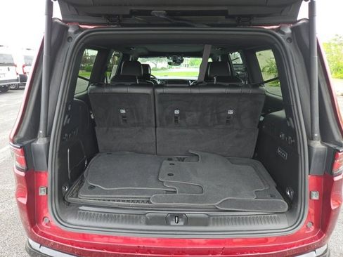 Used 2024 Jeep Wagoneer Series II w/ Convenience Group I image 5