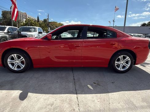 Used 2019 Dodge Charger SXT w/ Leather Interior Group image 10