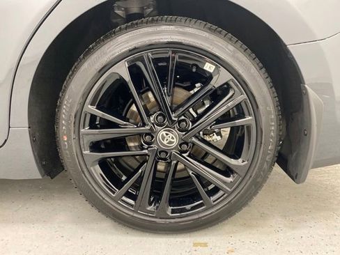 Used 2025 Toyota Camry SE image 10