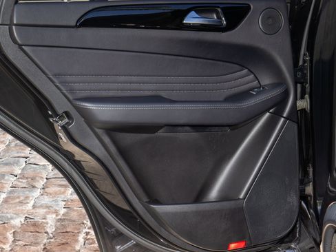 Used 2018 Mercedes-Benz GLE 43 AMG 4MATIC Coupe w/ Premium 3 Package image 11