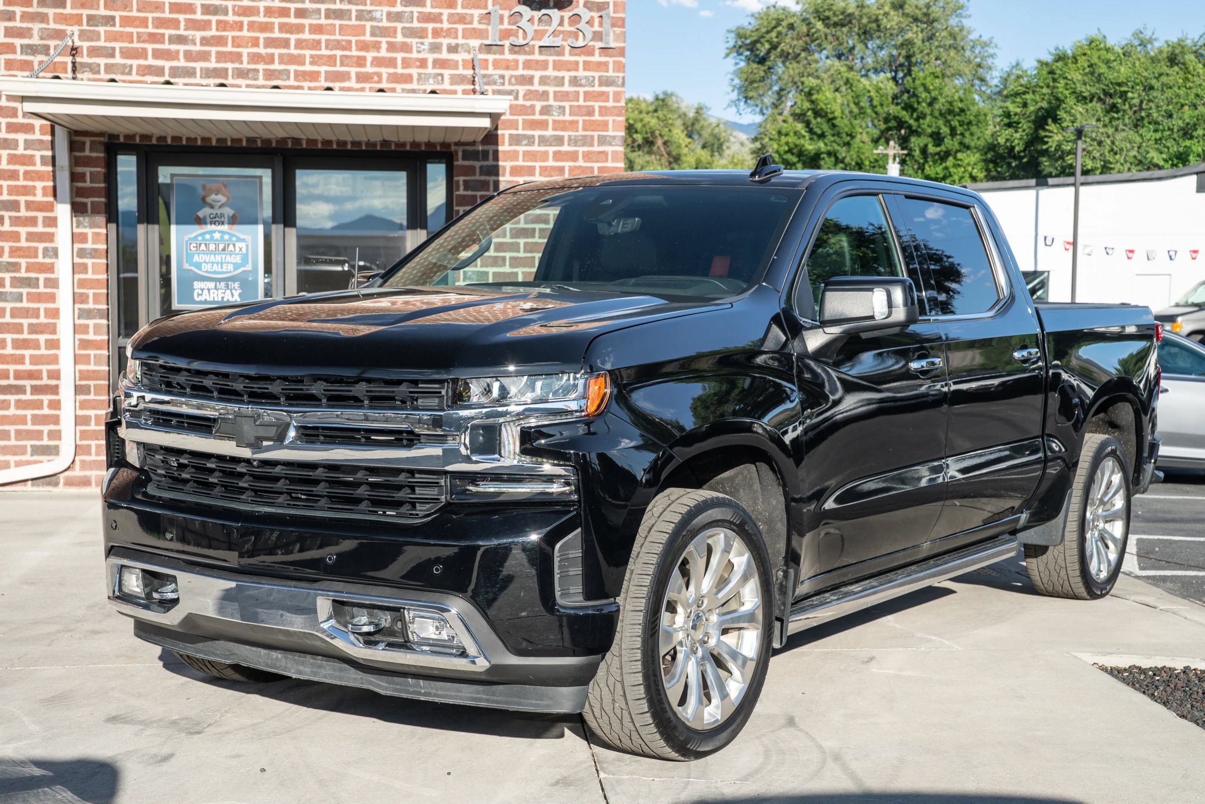 Used 2020 Chevrolet Silverado 1500 High Country w/ Technology Package AWD/4WD image 1