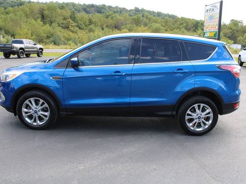 Used 2017 Ford Escape SE AWD/4WD image 3
