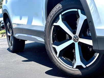 New 2026 Volkswagen Tiguan SE