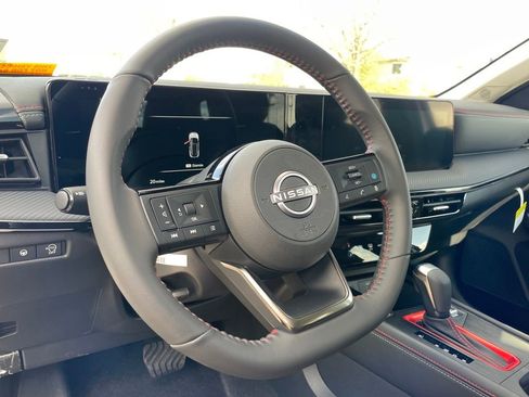 Used 2025 Nissan Kicks SR image 16