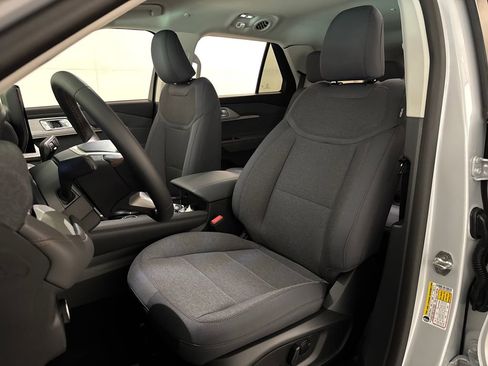 New 2026 Ford Explorer Active RWD image 27