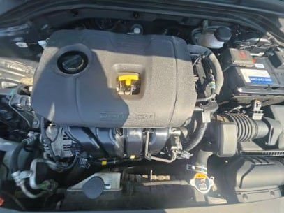 Used 2020 Hyundai Elantra SE FWD image 18