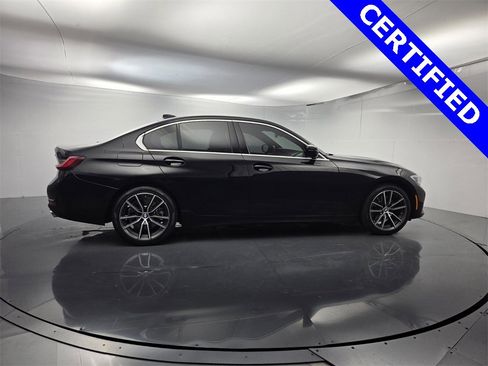 Certified 2022 BMW 330i Sedan w/ Convenience Package image 17