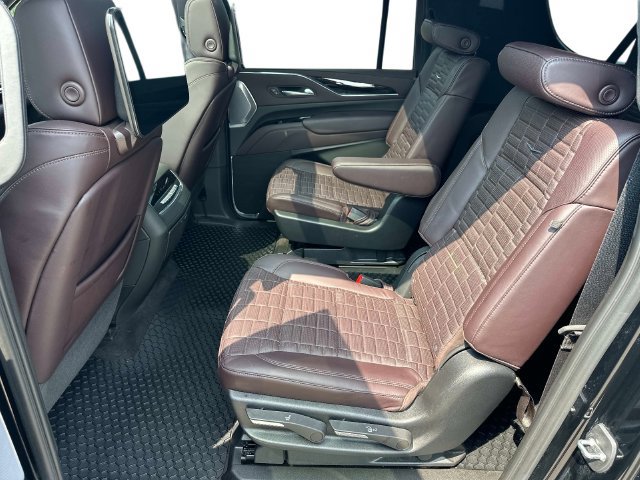 Used 2023 Cadillac Escalade ESV Premium Luxury Platinum AWD/4WD image 13