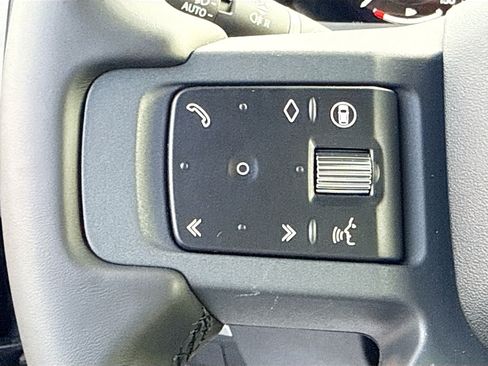 New 2026 Land Rover Defender 110 X-Dynamic SE AWD/4WD image 35