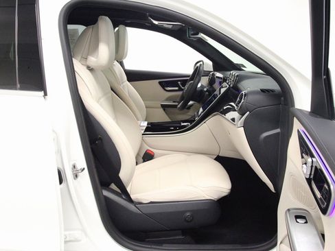 Certified 2025 Mercedes-Benz GLC 300 4MATIC image 21