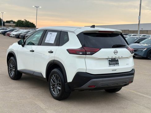 Used 2023 Nissan Rogue S AWD/4WD image 9