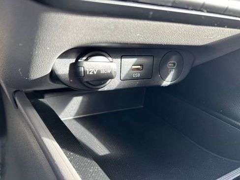 Used 2024 Hyundai Elantra SEL image 11