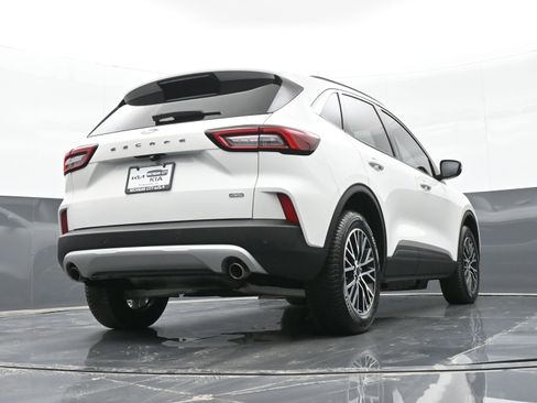 Used 2023 Ford Escape SE image 43