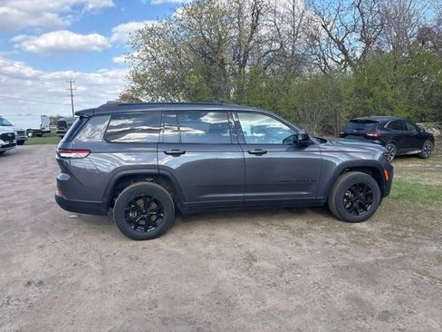 Used 2024 Jeep Grand Cherokee L Altitude AWD/4WD image 10