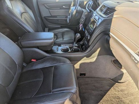 Used 2017 Chevrolet Traverse LT image 20