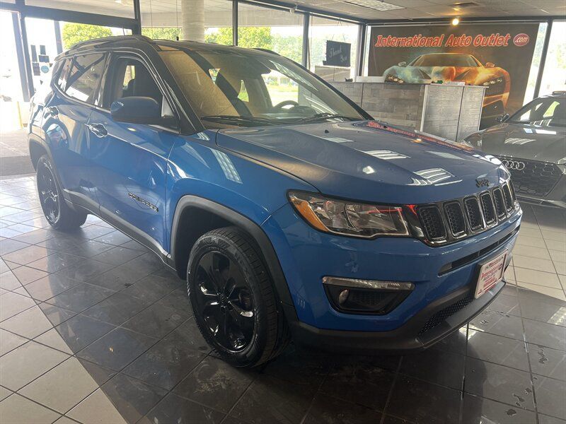 Used 2018 Jeep Compass Latitude w/ Popular Equipment Group AWD/4WD image 4