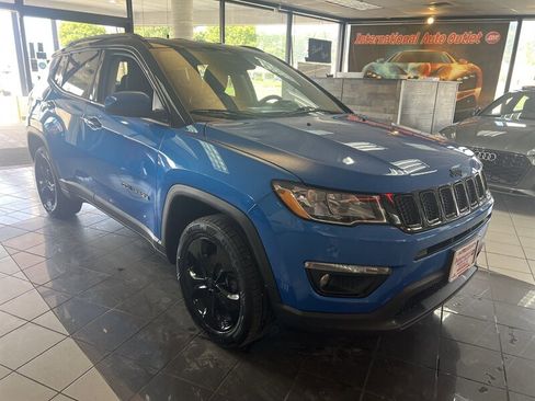 Used 2018 Jeep Compass Latitude w/ Popular Equipment Group image 4