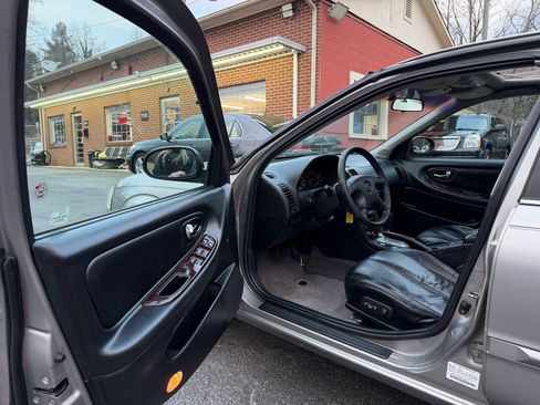 Used 2000 Nissan Maxima GLE image 9