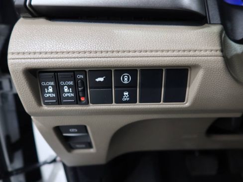 Used 2024 Honda Odyssey EX-L image 29