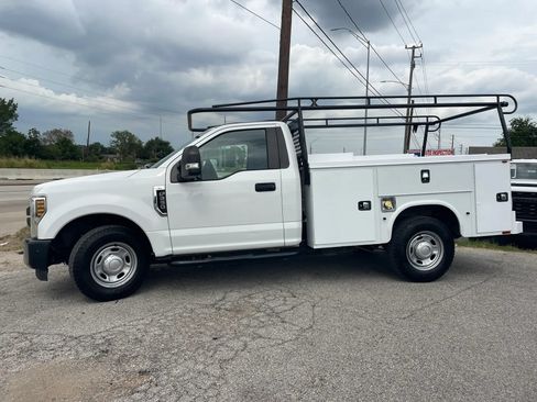 Used 2019 Ford F250 XL w/ Power Equipment Group RWD image 4