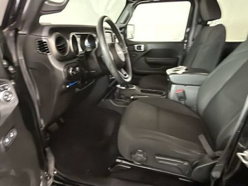 Used 2023 Jeep Wrangler Unlimited w/ Sun & Screen Package AWD/4WD image 10