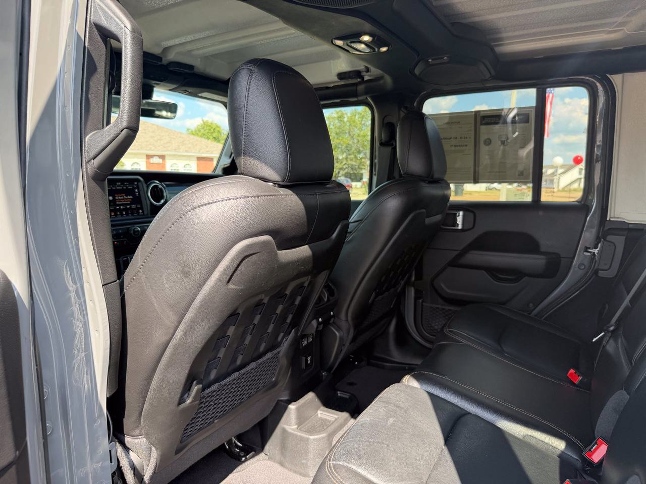 Used 2023 Jeep Wrangler Unlimited Rubicon 392 w/ Xtreme Recon 35" Tire Package AWD/4WD image 22