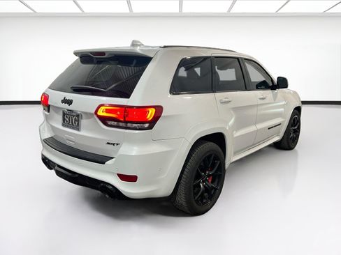 Used 2020 Jeep Grand Cherokee SRT w/ Trailer Tow Group IV AWD/4WD image 4