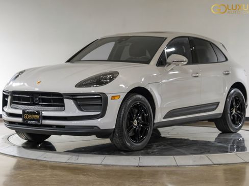 Used 2023 Porsche Macan Turbo image 7