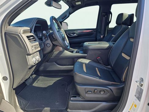 Used 2024 GMC Yukon AT4 AWD/4WD image 18