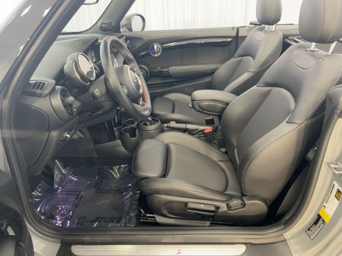 Used 2019 MINI Cooper S w/ Premium Package image 5