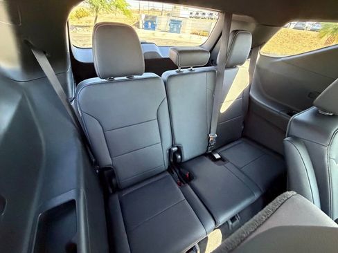Used 2025 Chevrolet Traverse LT AWD/4WD image 20
