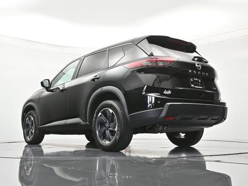Certified 2024 Nissan Rogue SV FWD image 41