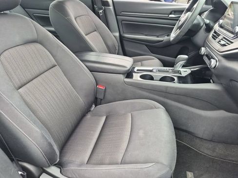 Used 2024 Nissan Altima 2.5 SV FWD image 34