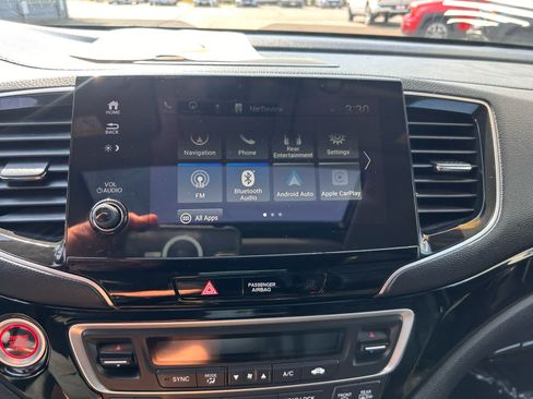 Used 2019 Honda Pilot Touring image 17