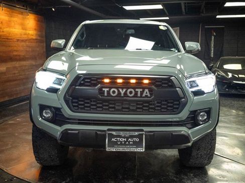 Used 2023 Toyota Tacoma TRD Off-Road w/ Black Out Package (TMS) AWD/4WD image 4