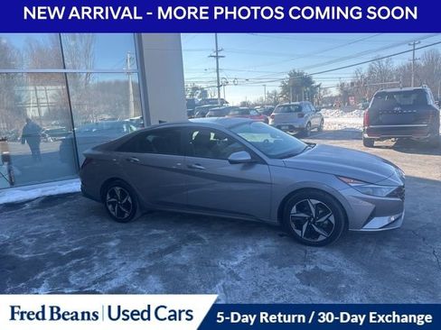 Used 2023 Hyundai Elantra SEL w/ Convenience Package image 4