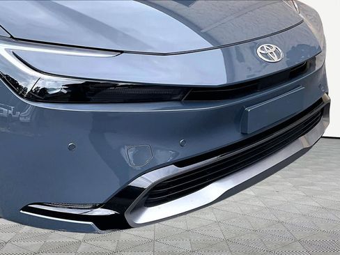 Certified 2024 Toyota Prius XLE FWD image 30