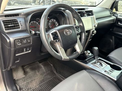 Used 2022 Toyota 4Runner SR5 Premium image 10