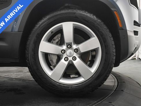 Used 2024 Land Rover Defender 110 S image 32