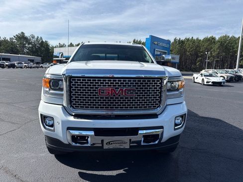 Used 2016 GMC Sierra 2500 Denali w/ Duramax Plus Package AWD/4WD image 8