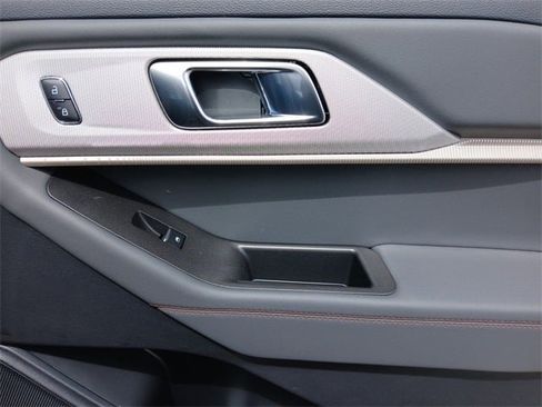 New 2025 Ford Explorer Active w/ Active Comfort Package image 16