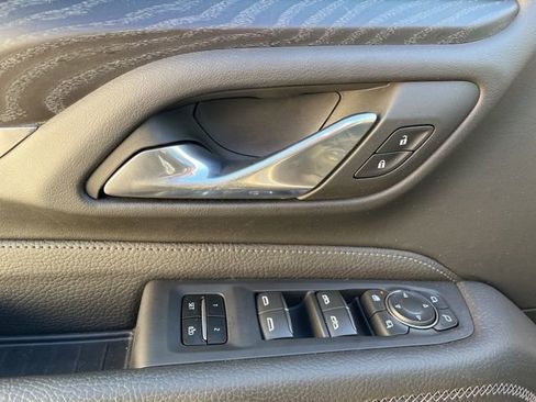 Used 2023 GMC Yukon Denali w/ Denali Reserve Package image 18