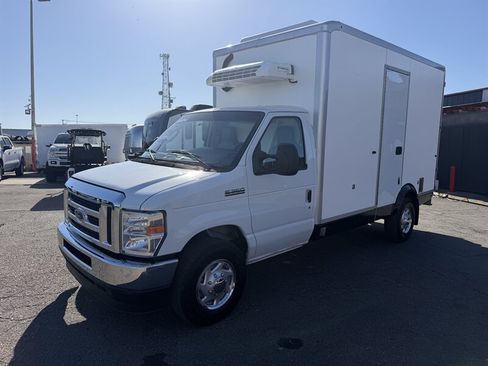 Used 2024 Ford E-350 and Econoline 350 Super Duty w/ Power Windows & Locks Group RWD image 7