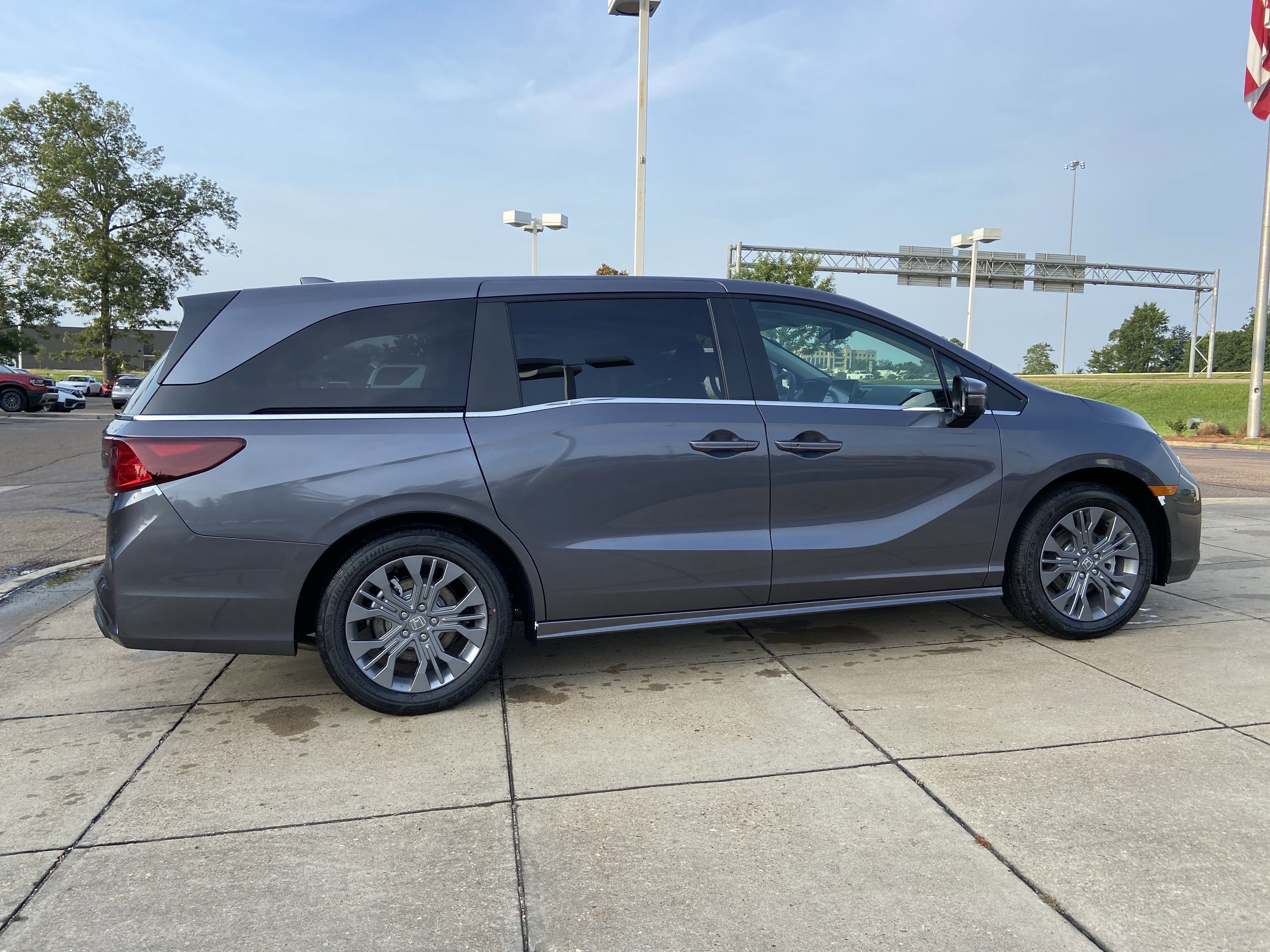 New 2027 Honda Odyssey Touring image 11