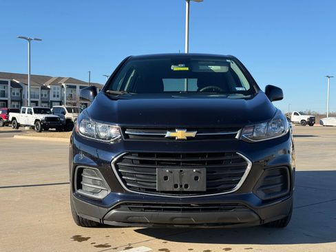 Certified 2022 Chevrolet Trax LS w/ Tint and Cruise Package image 2
